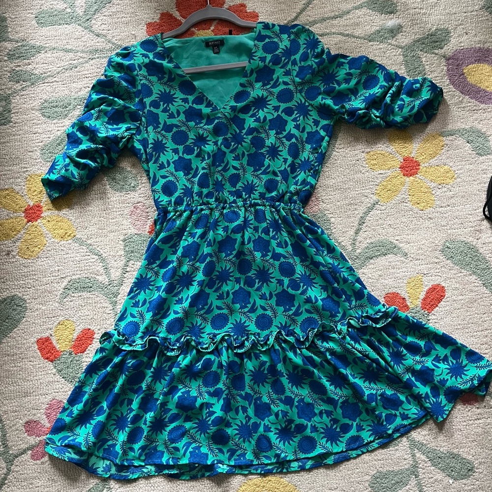 Eye-catching Buffalo Floral Dress with Ruffled Sleeve Size Small